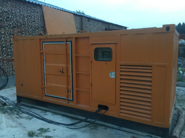 青秀发电机组长期使用中，电缆线的敷设路径有哪些要求？